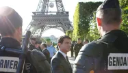 Manuel Valls dans la fan zone parisienne, le 15 juin 2016