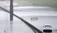 L'autoroute A10 est inondée.