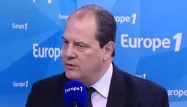 Cambadélis : "Les Républicains instrumentalisent" la polémique du burkini