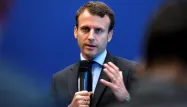 Macron est en campagne, assure le maire de Lyon.