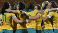 La joie de l'Australie, première équipe championne olympique en rugby à VII féminin.