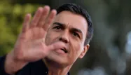 Pedro Sanchez a expliqué ne pas avoir changé de position malgré l'échec de son parti lors d'élections régionales.