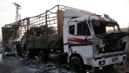 Des camions transportant de l'aide humanitaire ont été bombardés lundi en Syrie.