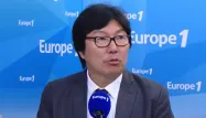 Jean-Vincent Placé espère voir Emmanuel Macron aux côtés de François Hollande lors de la présidentielle.