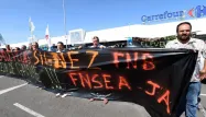 Des éleveurs ont manifesté mercredi dans toute la France pour protester contre le prix d'achat de la viande bovine, jugé trop bas.