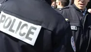 La fonctionnaire de police aurait été reconnue par ses agresseurs.