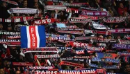 Les Ultras parisiens lors du match contre Bâle, en Ligue des champions.