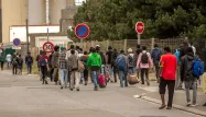 Migrants vers Calais (1280x640) CHRISTOPHE ARCHAMBAULT / AFP