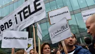 Les salariés d'iTELE continuent de protester contre la ligne éditoriale voulue par la direction.