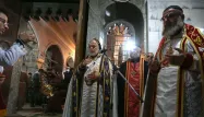 Des chrétiens d'Irak ont célébré samedi, à la veille de Noël, la première messe dans une église de Bartalla depuis que cette ville proche de Mossoul a été reprise au groupe État islamique en octobre.