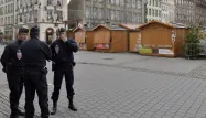 L'objectif est d'assurer la sécurité des Français, dans les lieux de culte mais aussi sur les marchés de Noël comme ici à Strasbourg. Image d'illustration.