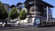 L'homme a été frappé par une jeune femme dans le tramway à Bordeaux.
