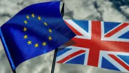 Le dictionnaire définit ainsi le Brexit comme le "retrait (proposé) du Royaume-Uni de l'Union européenne, et le processus politique qui y est associé".