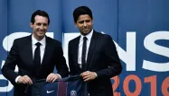 Unai Emery (à gauche) sera encore l'entraîneur du PSG après la trêve hivernale, a assuré son président Nasser Al-Khelaïfi (à droite).