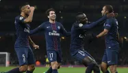 Joueurs du PSG sur le terrain d'Arsenal (1280x640) Justin TALLIS/AFP