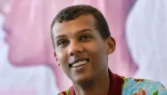 Le chanteur Stromae se met sur pause mais continue la musique, notamment pour les autres.
