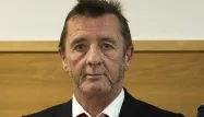 Le batteur d'AC/DC plaide coupable de menaces de mort