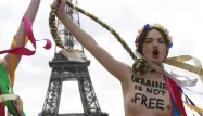 Une Femen à Paris.