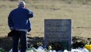 Une stèle à la mémoire des victimes a été installée non loin du lieu du crash.