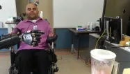 Tétraplégique actionne un bras artificiel par la pensée, 1280x640