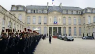 En 2013, l'Elysée employait 836 personnes.