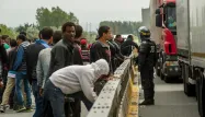 migrants CRS Calais 1280