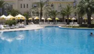 A Sousse, la piscine est bien vide...