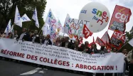 Réforme du collège : des milliers de profs manifestent à Paris