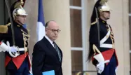 Cazeneuve : des filières djihadistes démantelées chaque jour