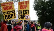 Un millier d'opposants au projet d'aéroport ont manifesté samedi à Nantes contre "l'incohérence" de la conférence sur le climat.