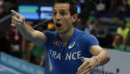 Renaud Lavillenie a battu son propre record de France en salle en franchissant 6,04 m.
