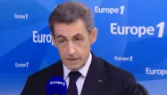 Sarkozy dénonce "une véritable démolition de la politique familiale"