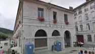 Un conseiller municipal de Besançon, siégeant dans la majorité PS, a reconnu samedi en garde-à-vue avoir exhibé son sexe devant une jeune femme, des faits pour lesquels il sera jugé en juin, a indiqué le parquet.