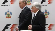 Bernie Ecclestone (ici avec Vladimir Poutine) sera jugé en Allemagne dans quelques mois.
