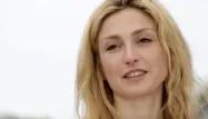 Julie Gayet réclame 50.000 euros à Closer