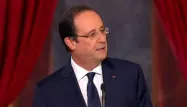 Roms : Hollande veille "au respect du droit"