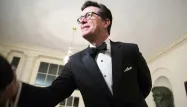 Stephen Colbert était assis à côté de Michelle Obama, tout près de François Hollande, qu'il avait brocardé dans un sketch.