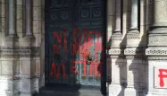 Des tags anarchistes sur la basilique du Sacré-Cœur à Montmartre