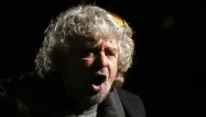 Interrogé la semaine dernière par la presse étrangère, l'ex-humoriste avait assuré n'être pas "populiste". "Je ne veux pas être considéré comme le réactionnaire de l'Europe, je ne suis pas anti-européen", avait clamé Beppe Grillo.