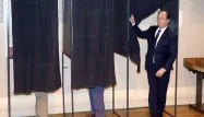 Municipales : Sarkozy a voté, Hollande aussi