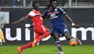 Lyon gagne, Gomis centenaire