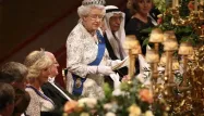 La reine Elizabeth II installée à côté du président irlandais lors du dîner à Windsor