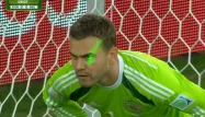 Akinfeev gêné avant l'égalisation de l'Algérie.