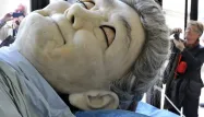 La grand-mère du Royal de Luxe a dormir jusqu'à samedi matin