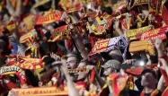 Les supporters du RC Lens devraient voir leur club évoluer en L1 la saison prochaine.