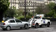 Paris : la fourrière enlève leur voiture... avec leur enfant à l'intérieur