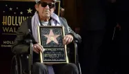 Paul Mazursky a reçu son étoile sur Hollywood boulevard, en Californie, le 13 Décembre 2013.