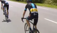 VIDÉO - Chris Froome chute et se blesse