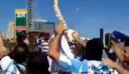 VIDÉO - Des Argentins fêtent la blessure de Neymar