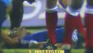 Patrick Battiston a été mis K.O par le gardien allemand à la 57e minute de jeu.